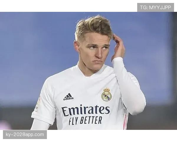 从挪威神童到阿森纳队长：厄德高如何兑现天赋并重塑中场角色