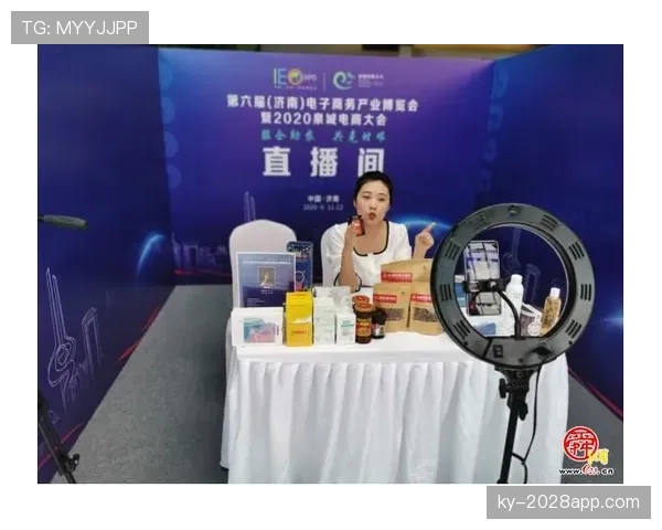 陈艺文训练还没结束吧？昨天直播吃饭突然就秒变严肃教练模式了？