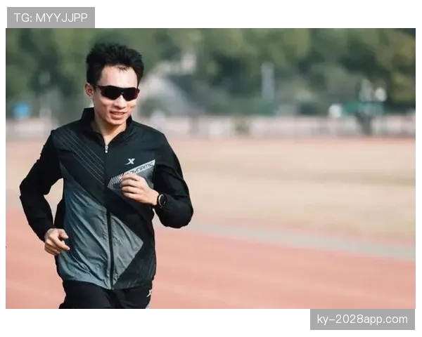 要是把吴向东扔进综艺里，大家第一个扒的肯定不是训练，是他那张酒店账单